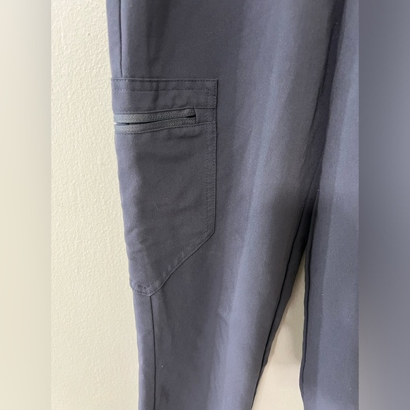 FIGS Technical Collection Gray Jogger Scrub Pants XS EUC - Picture 3 of 10